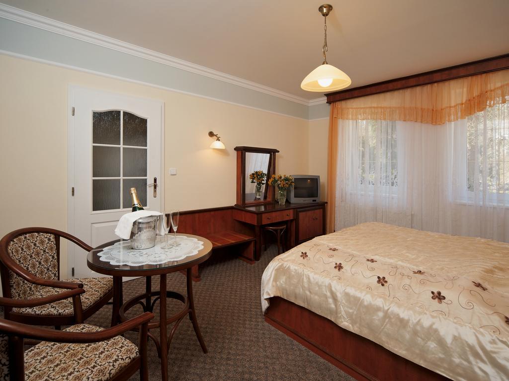 Spa & Wellness Hotel Harmonie Marianske Lazne Exterior foto
